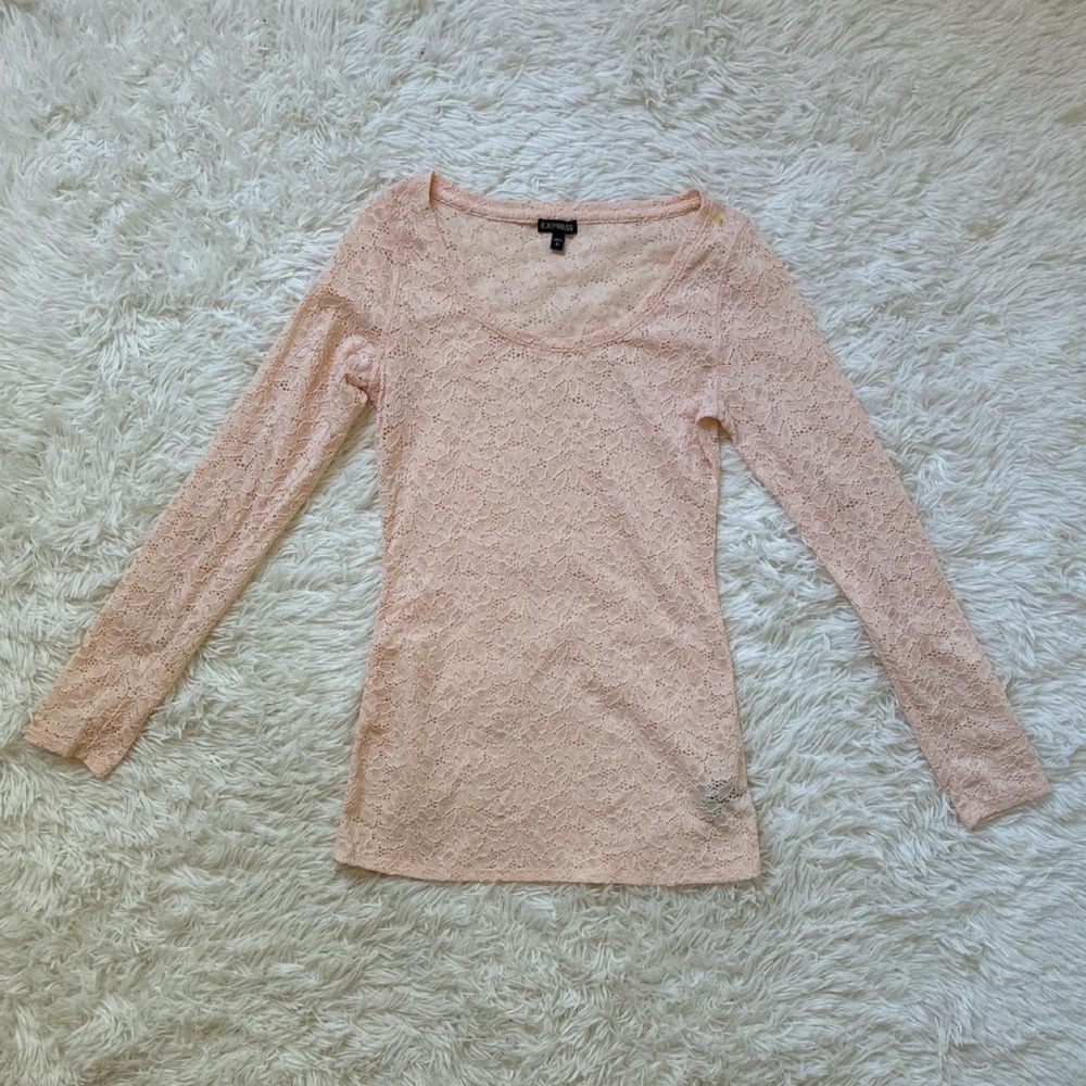Vintage Y2K Pink lace long sleeve express top with a boho vibe